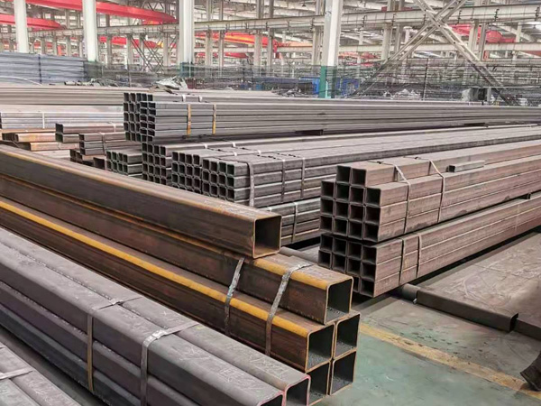 Seamless square tube