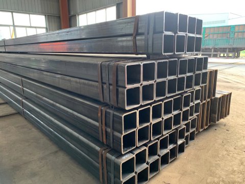 Seamless square tube