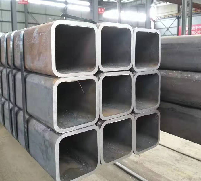 Seamless square tube